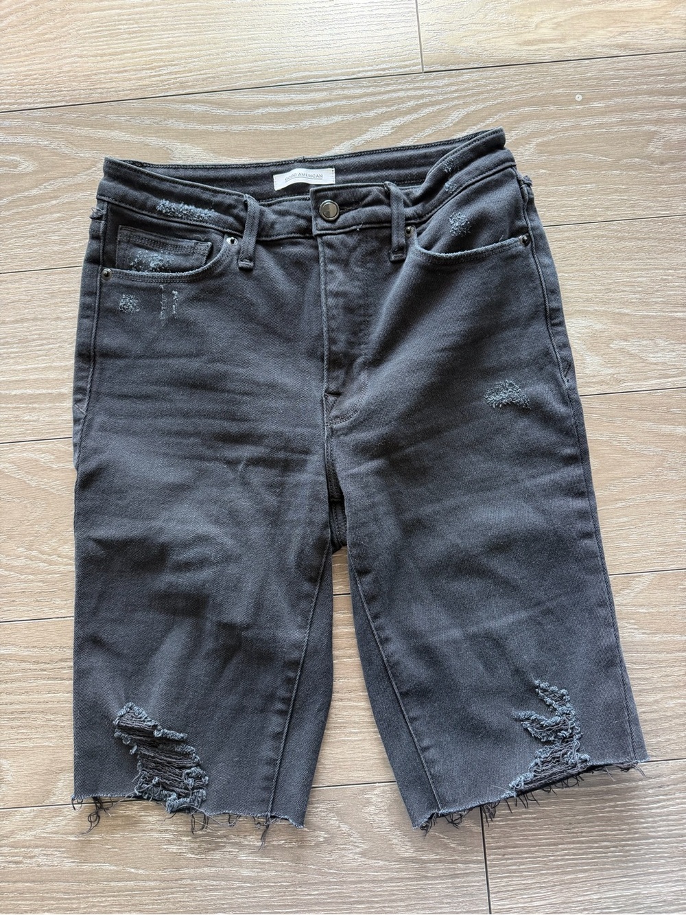 Good American Black Distressed Ankle-Length Cropped Jeans